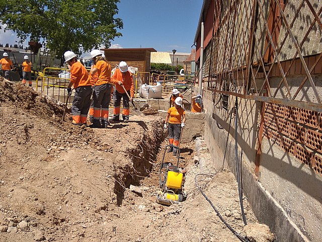 Las alumnas del PMEF comienzan con las tareas de albañilería - 3, Foto 3