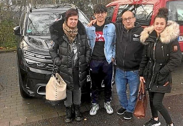 Salvados de la ruina por un Padre Navarro - 1, Foto 1