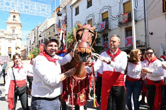 Fernando asiste a los Caballos del Vino de Caravaca de la Cruz - 1, Foto 1