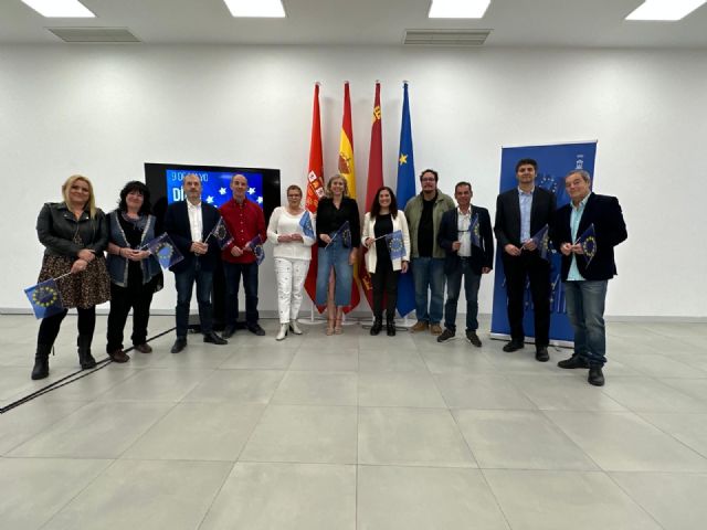 Murcia celebra el Día de Europa con música en directo, grafitis y la presencia de embajadores junior de ESO y Bachillerato - 1, Foto 1