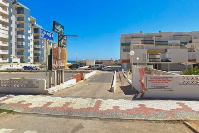 El Ayuntamiento acepta la cesión anticipada de terrenos para abrir un acceso a la playa del Barco Perdido en La Manga - 1, Foto 1