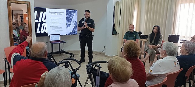Policía Local y Guardia Civil forman a los mayores de San Javier en materia de seguridad - 1, Foto 1