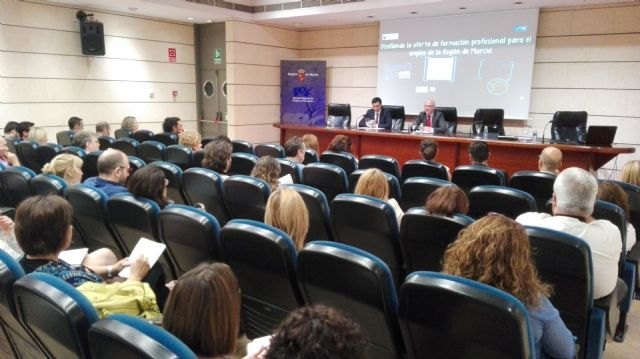 La Comunidad planifica su oferta de cursos de formación para el empleo junto a empresas, agentes sociales y entidades - 1, Foto 1