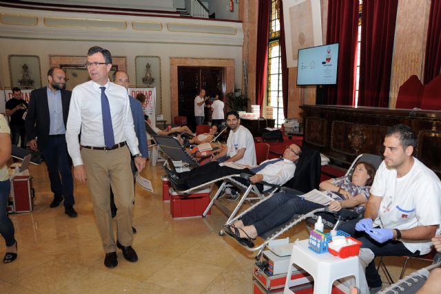 Más de 200 personas muestran su solidaridad donando sangre en la jornada matinal deI Maratón de Murcia - 1, Foto 1