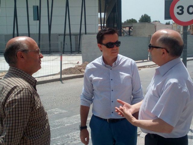 Antonio Meca junto con diputados regionales visita las obras del Auditorio y Recinto Ferial de Santa Quiteria - 1, Foto 1