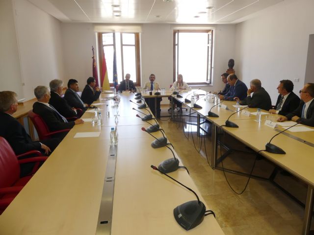 Reuniones periódicas con el cuerpo consular - 1, Foto 1