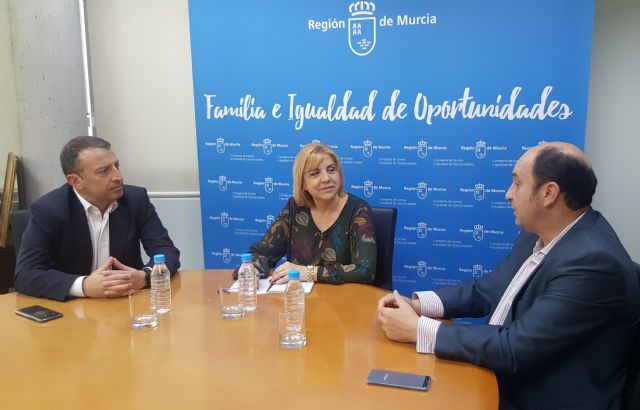 Familia y Vodafone colaboran para implantar el uso de tablets entre las personas mayores - 1, Foto 1