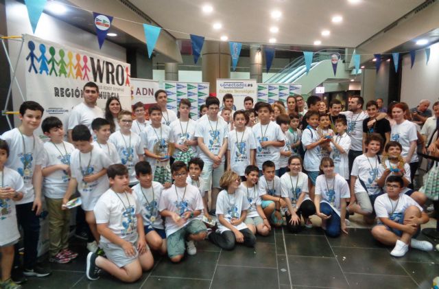 Gran éxito de la final regional de la competición internacional de robótica WRO - 1, Foto 1