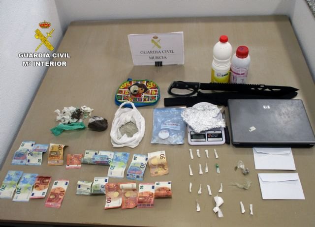 La Guardia Civil desmantela un activo punto de venta de droga en San Javier - 1, Foto 1