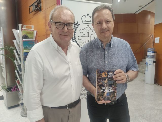 Joaquín Abenza presenta su último libro 50 Lugares Mágicos de la Región de Murcia - 1, Foto 1