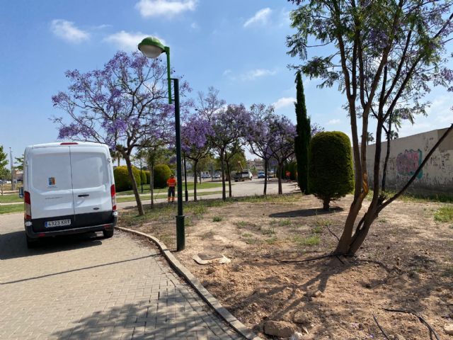 El Ayuntamiento procede a la reparación del cableado sustraído en el Jardín junto al Cementerio - 1, Foto 1