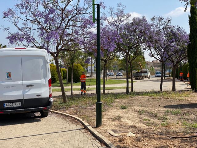 El Ayuntamiento procede a la reparación del cableado sustraído en el Jardín junto al Cementerio - 2, Foto 2