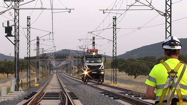 Adif destina 59 millones de euros a la electrificación de la LAV Murcia-Almería, Foto 3