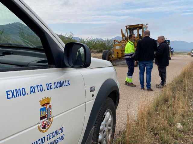 La Concejalía de Agricultura continúa trabajando en el arreglo de los caminos afectados por los episodios de fuertes lluvias - 1, Foto 1