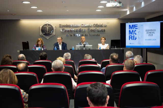 El Colegio de Gradudados Sociales de la Región de Murcia aprueba en Asamblea modificar los Estatutos para ofrecer un censo de mediadores - 1, Foto 1