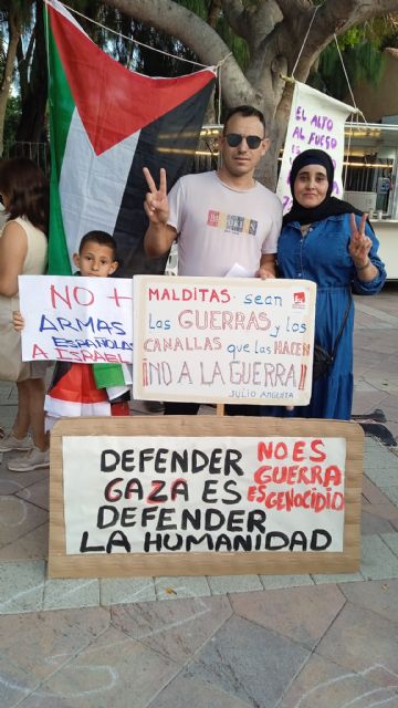 Más de un centenar de personas se concentran en Archena para exigir el fin del genocidio en Palestina - 3, Foto 3