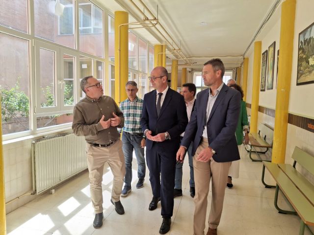 Educación invierte más de 240.000 euros en el cambio de cubiertas e instalación de placas solares del IES San Juan de la Cruz - 3, Foto 3