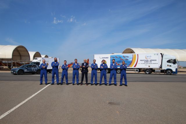 Disfrimur vuela con la Patrulla Águila en su 40 aniversario - 1, Foto 1