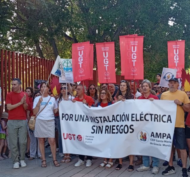 UGT y las familias llevan a la Inspección de Trabajo y al Defensor del Pueblo la situación del CEIP Santa María de Gracia - 2, Foto 2