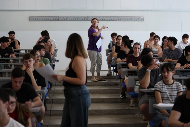 Una reflexión sobre la vocación a la hora de elegir carrera marca el inicio de la PAU para 7.841 estudiantes - 2, Foto 2