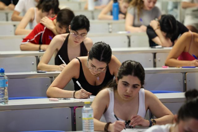 Una reflexión sobre la vocación a la hora de elegir carrera marca el inicio de la PAU para 7.841 estudiantes - 3, Foto 3