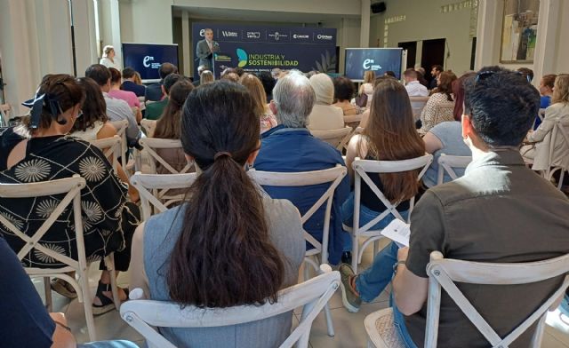 El Gobierno regional sitúa la sostenibilidad como eje del nuevo ciclo industrial de la Región - 2, Foto 2