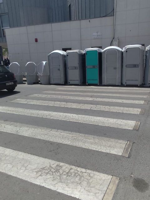 El PSOE de Archena pide medidas urgentes para garantizar la seguridad en los accesos al Colegio Miguel Medina ante el avance del montaje de las pe&ntilde;as - 3, Foto 3