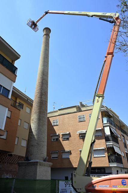 El Ayuntamiento impulsa la recuperación de la emblemática chimenea de la antigua fábrica Barceló en Algezares - 2, Foto 2