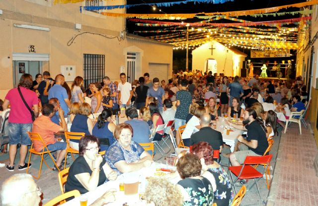 El pregón de Rafael Fuentes da por iniciadas las fiestas del barrio torreño de San Pedro - 5, Foto 5