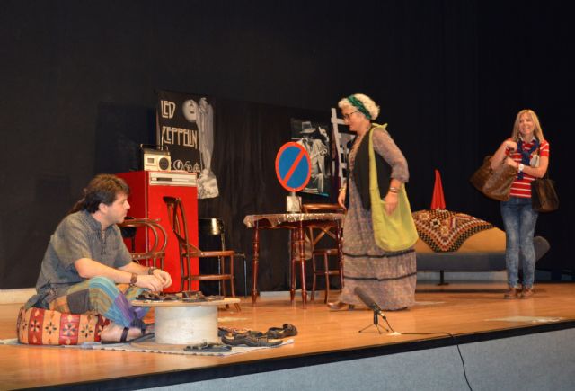 El grupo de teatro 'Tejuba' torreño se da un gran baño de humor con 'Bajarse al moro' - 1, Foto 1