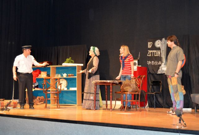 El grupo de teatro 'Tejuba' torreño se da un gran baño de humor con 'Bajarse al moro' - 4, Foto 4