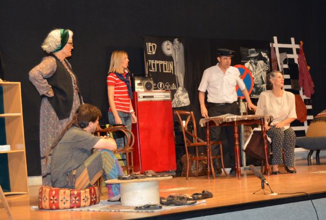 El grupo de teatro 'Tejuba' torreño se da un gran baño de humor con 'Bajarse al moro' - 5, Foto 5