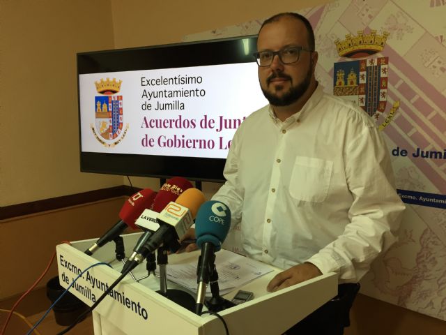 Adjudicadas las obras del Plan de Asfaltado y del Jardín de El Arsenal - 1, Foto 1