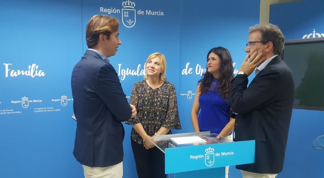 El teléfono de ANAR que ayuda a menores recibió el año pasado 6.748 llamadas en la Región - 1, Foto 1