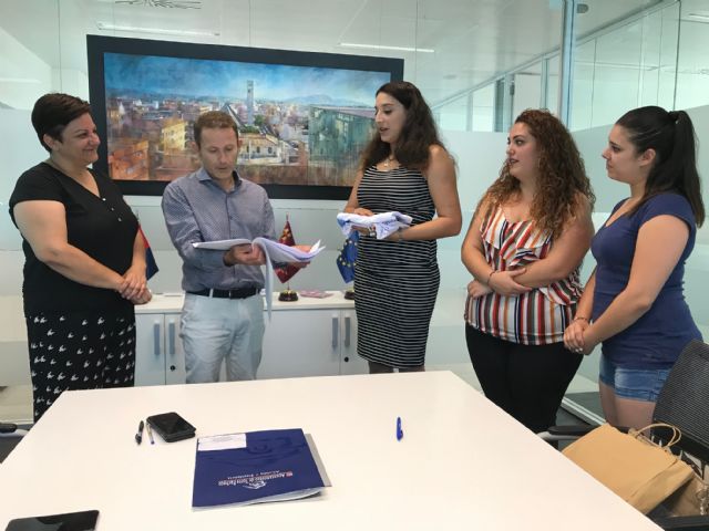 El Ayuntamiento de Torre Pacheco firma un convenio de colaboración con la Asociación Sociocultural 7 de Agosto San Cayetano - 4, Foto 4