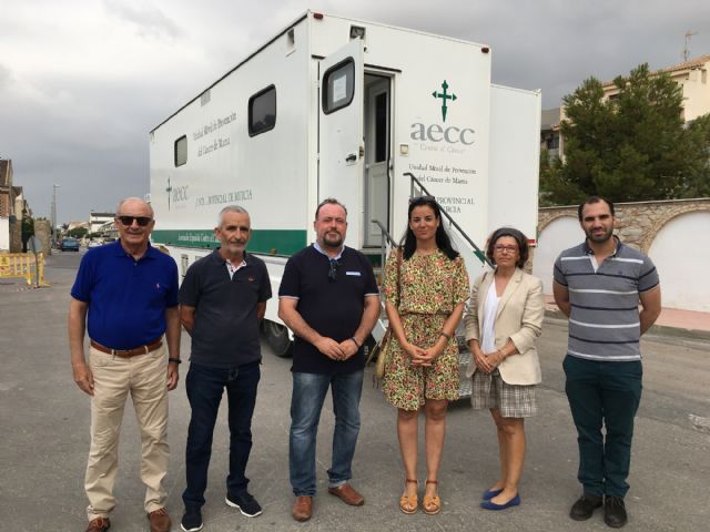 Más de 70 mujeres menores de 50 años se han realizado una mamografía hoy en San Javier en la Unidad Móvil de la AECC Murcia - 1, Foto 1