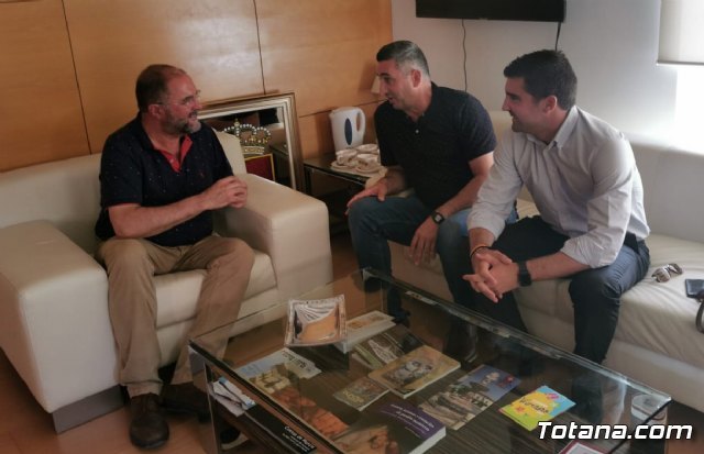 La nueva Junta Directiva del Olímpico de Totana mantiene su primera toma de contacto con el Alcalde de Totana, Foto 1