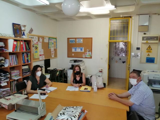 Educación mejora las instalaciones del colegio Juan Carlos I de Llano de Brujas con la reforma de sus aseos y reparaciones en cubiertas - 2, Foto 2