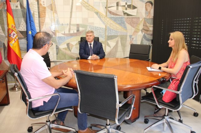 El Gobierno local se rene con la asociacin de comerciantes para escuchar sus reivindicaciones tras el fin del estado de alarma, Foto 1