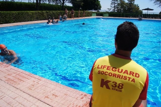 Adjudican el Servicio de Socorrismo Acuático en las piscinas públicas del municipio para la temporada de verano, Foto 2