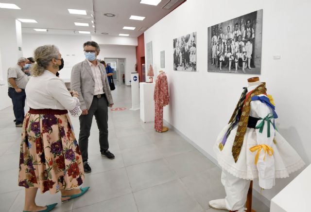 La Sala de Exposiciones de La Glorieta muestra un centenar de reproducciones de pitos y castañuelas antiguas de la provincia de Palencia - 2, Foto 2