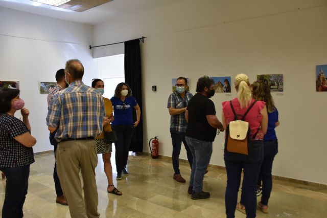 Inaugurada la exposición sobre inmigración ´El Valle nos une´ en el Museo de Archena y recorrerá otras poblaciones de la comarca - 1, Foto 1