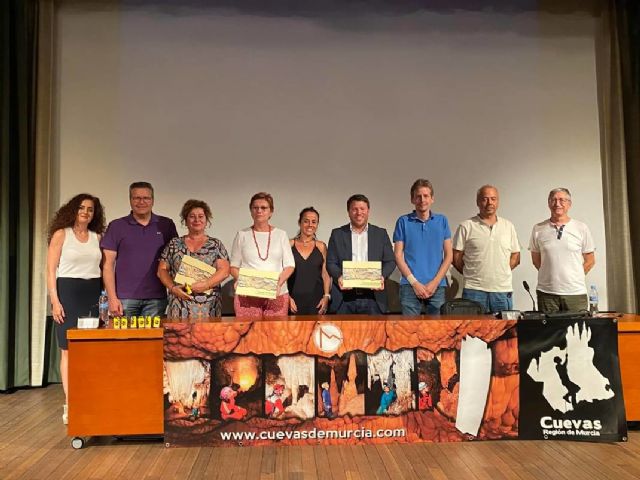 La Comunidad cofinancia un libro de fotografía subterránea para impulsar el turismo espeleológico en el Altiplano, Fortuna y Abanilla - 1, Foto 1