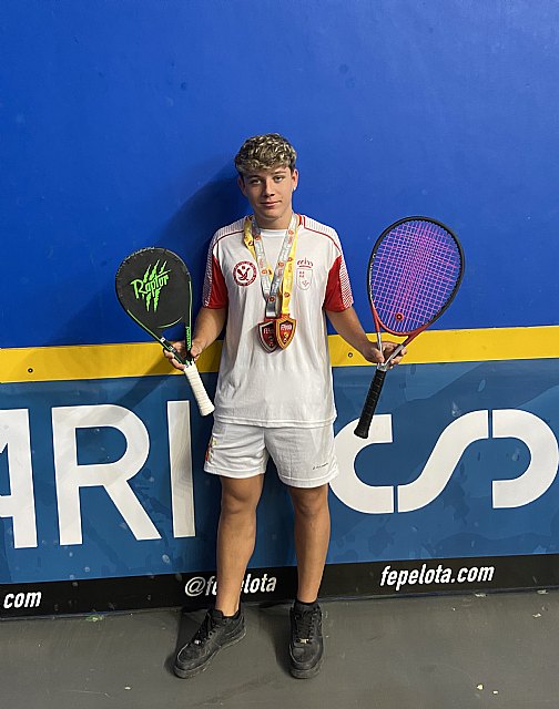 Alejandro Ruiz Anta se proclama campeón y subcampeón de España en frontenis y pala goma cadete - 1, Foto 1