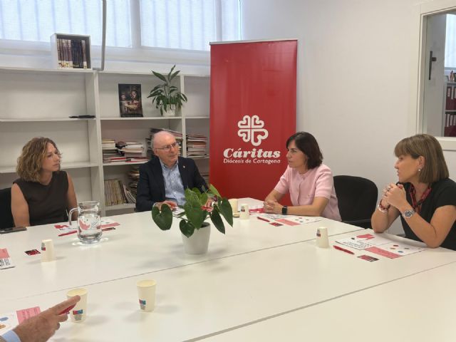 El Colegio Notarial de Murcia y Cáritas Región de Murcia firman un acuerdo para apoyar proyectos sociales dirigidos a personas vulnerables - 2, Foto 2