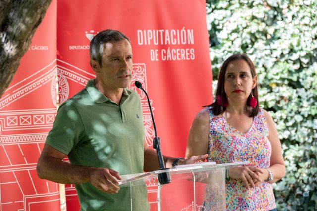 La Diputación de Cáceres presenta una guía de árboles y arbustos elaborada por el Colegio Oficial de Ingenieros Técnicos Forestales - 3, Foto 3