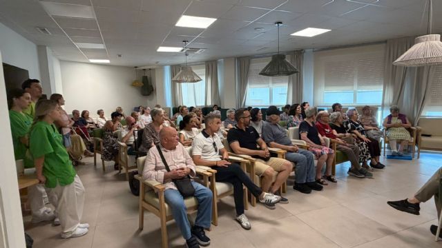 La Escuela de Familias de Casaverde Elche acoge una jornada sobre la importancia del ejercicio físico, el envejecimiento activo y la rehabilitación oncológica - 3, Foto 3