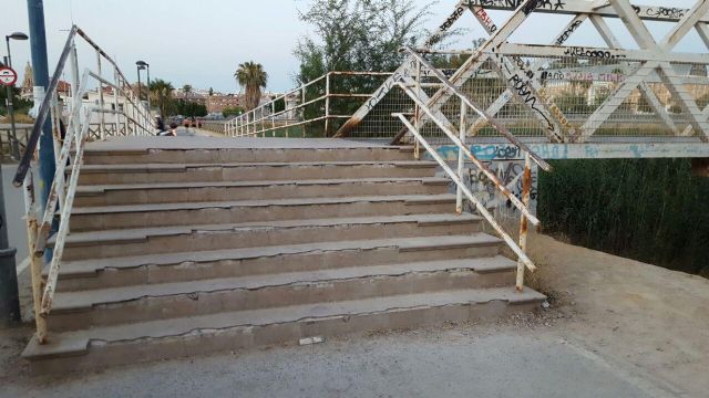 Ahora murcia denuncia que la pasarela de Barriomar está para echarse a llorar - 4, Foto 4