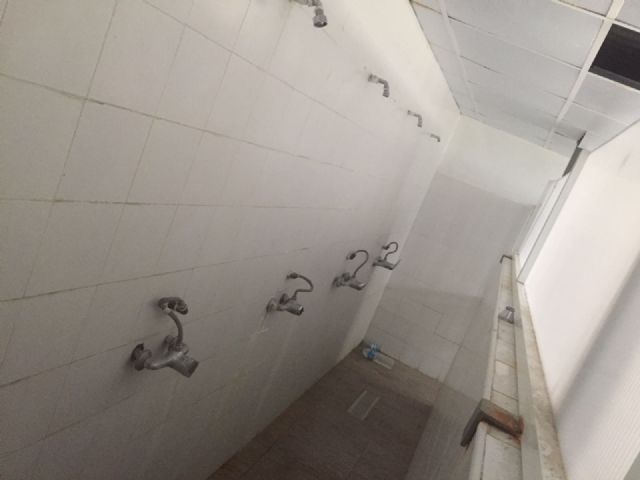 El PSOE denuncia las deplorables condiciones en las que tienen que jugar 200 niños en el campo de fútbol del Mayayo - 3, Foto 3