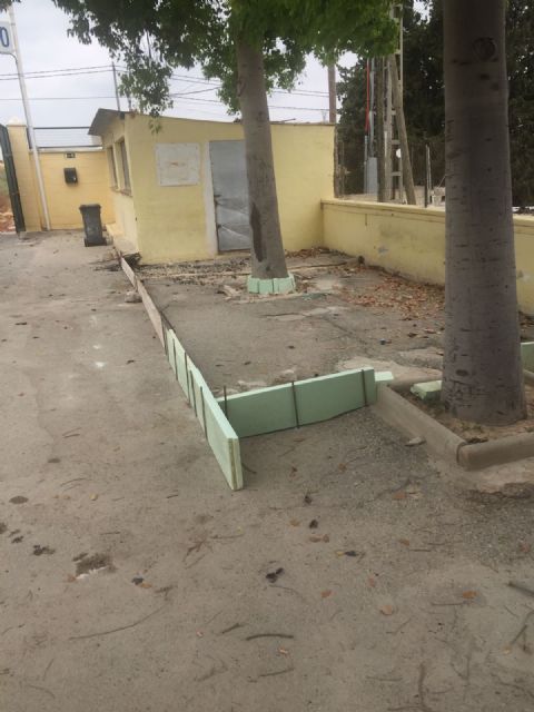 El PSOE denuncia las deplorables condiciones en las que tienen que jugar 200 niños en el campo de fútbol del Mayayo - 4, Foto 4